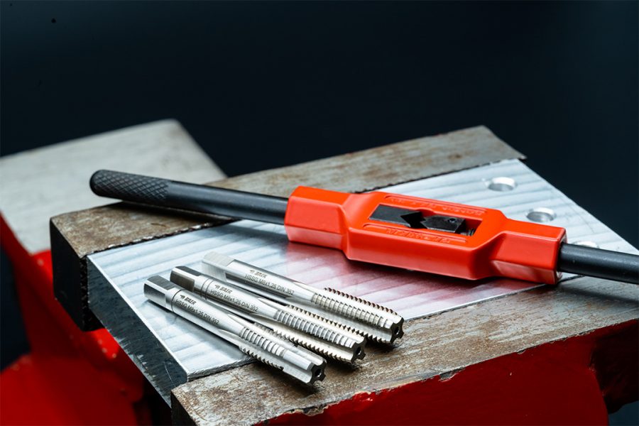 Machine Tap vs Hand Tap: Key Differences and Uses - New York Insights
